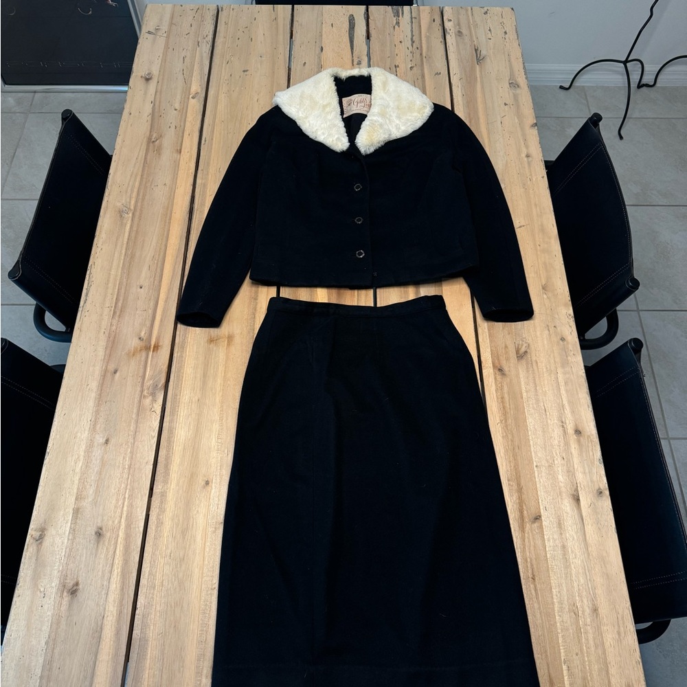 1950s wool with white rabbit fur women’s 2 piece suit.